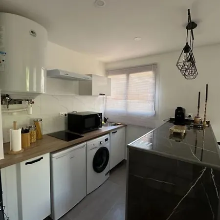 Bright Studio In The Heart Of *