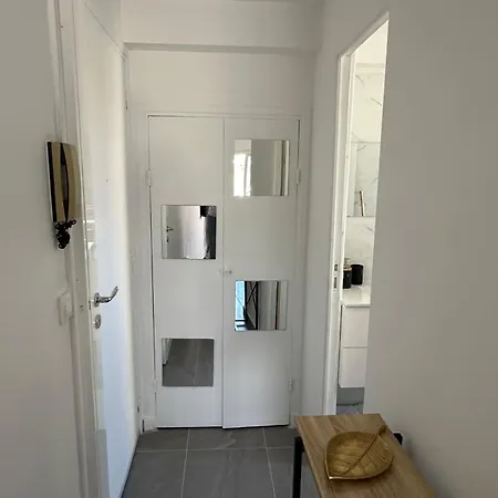 Bright Studio In The Heart Of *